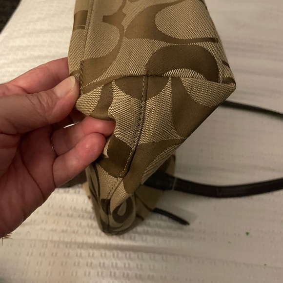 Beautiful Coach NEW WITHOUT TAGS Brown Leather Brown Bag with White Stripe - Picture 6 of 9